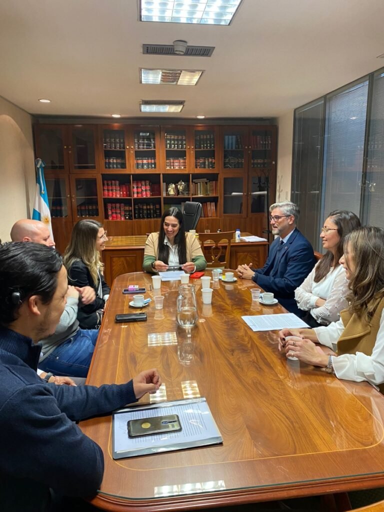 El Colegio de Escribanos renovó el acuerdo para realizar escrituras sociales